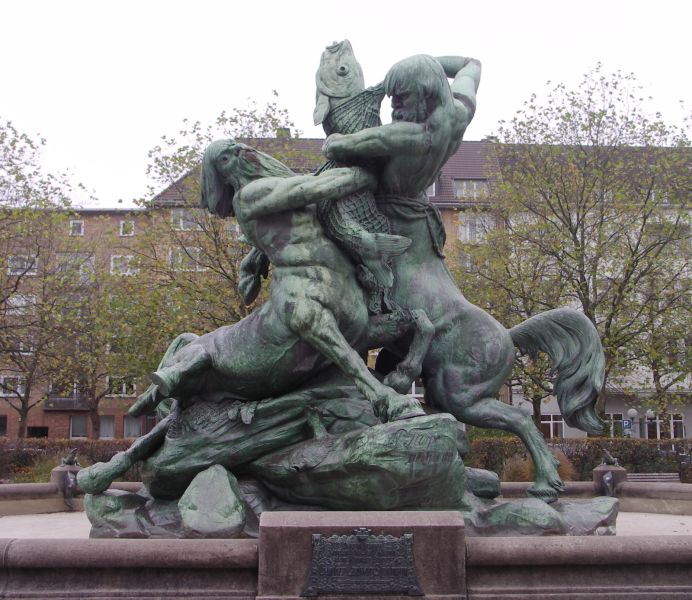 File:Stuhlmann fountain 2013.jpg